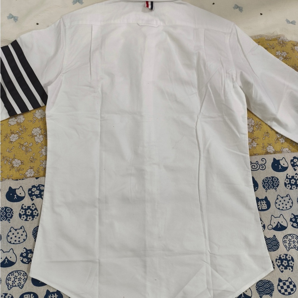 Thom Browne White Button-Down Shirt with Navy and Red Accents - Picture 7 of 8
